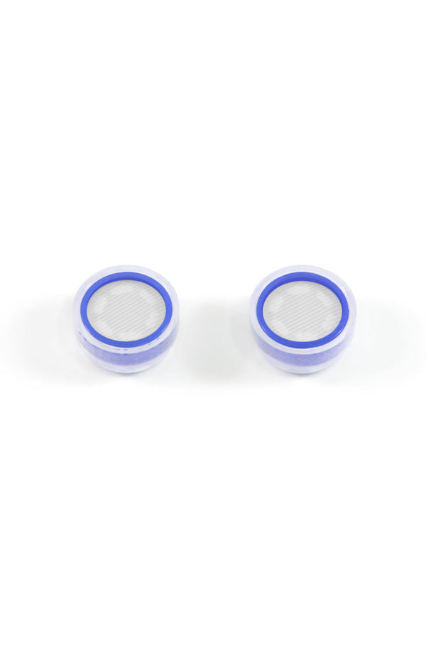 Binnenkant van twee DM 15-filters met een blauwe kleurring